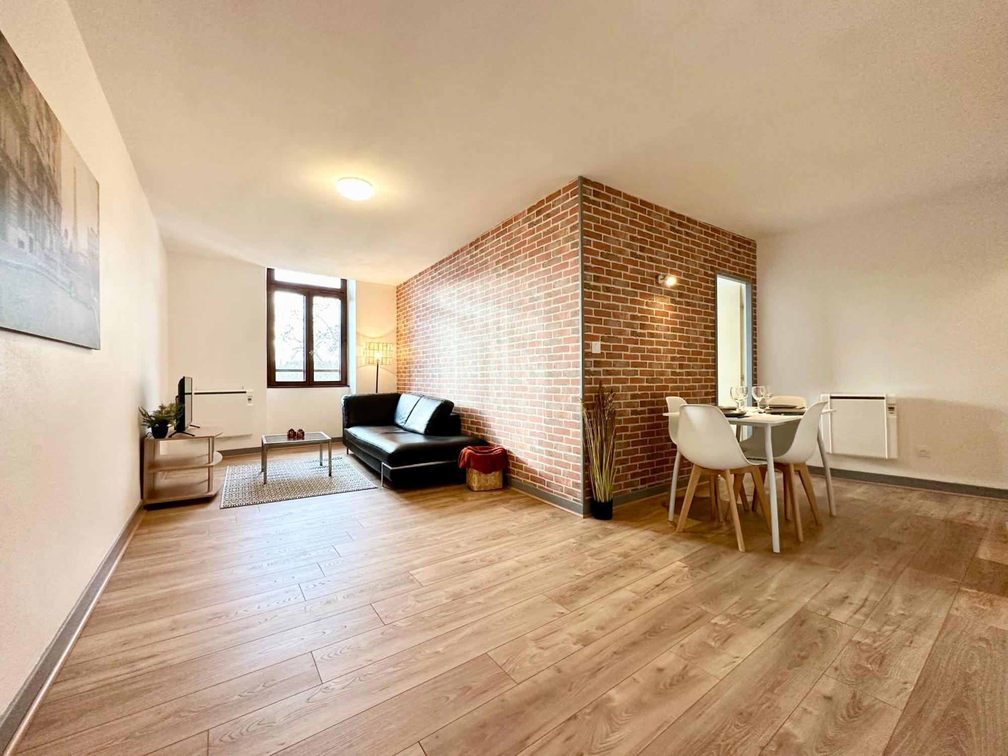 Ferienwohnung La Confluence - Vue Imprenable & Hyper Centre Mont-de-Marsan Exterior foto